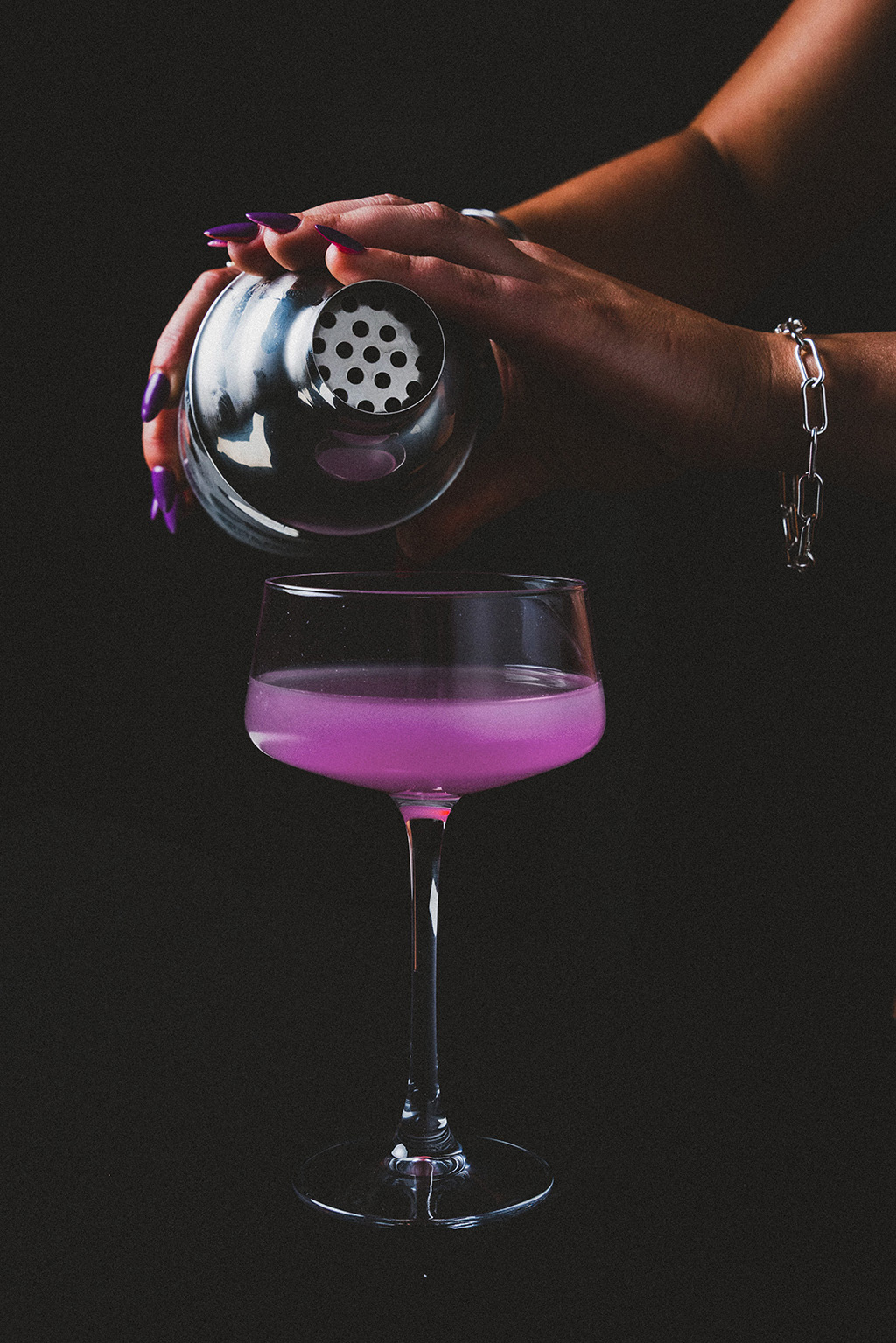 Product view 5 - Pouring Black Market into glass